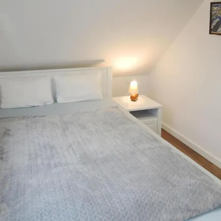Base For 6 * Stepnica
